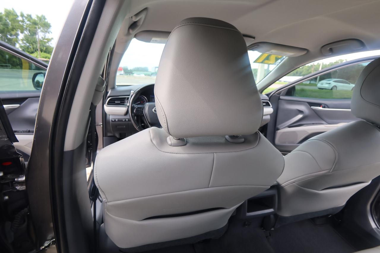 Toyota Camry SE Auto (Natl) 2021
