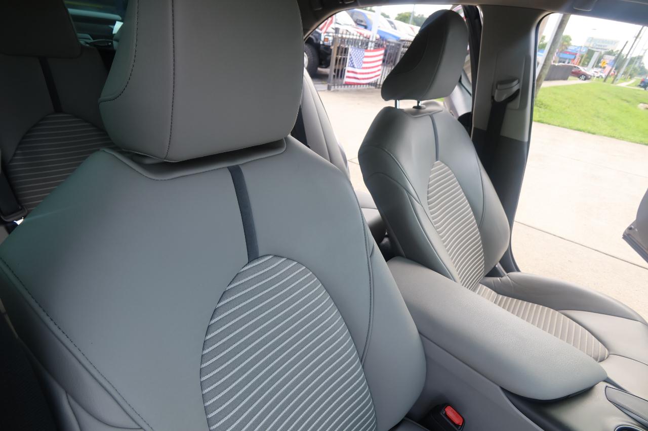 Toyota Camry SE Auto (Natl) 2021