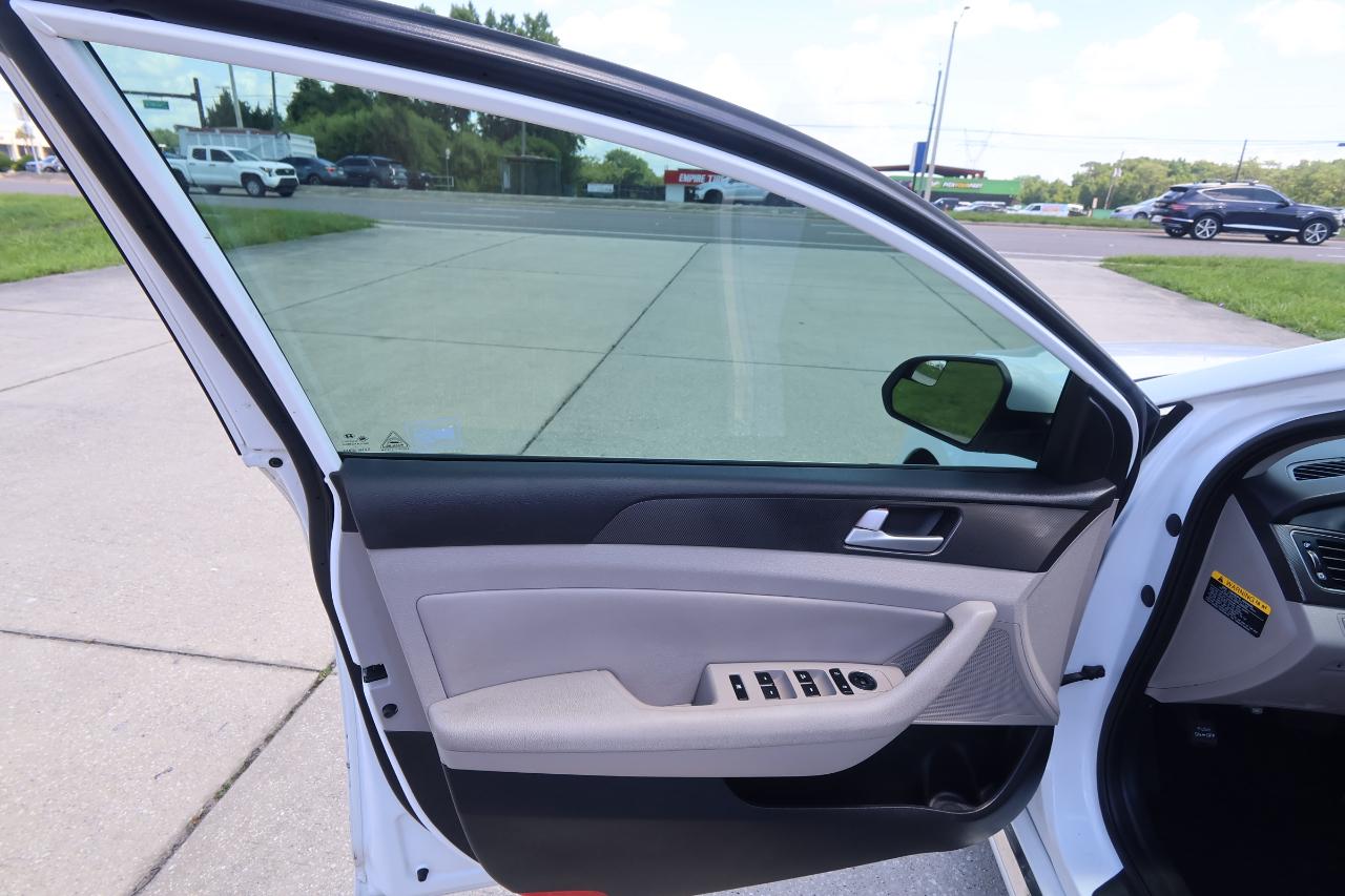 Hyundai Sonata 4dr Sdn 2.4L Sport PZEV 2016