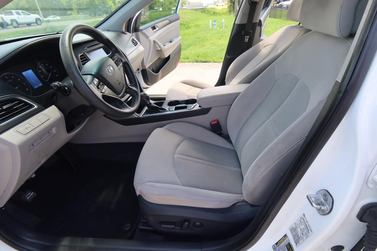 Hyundai Sonata 4dr Sdn 2.4L Sport PZEV 2016