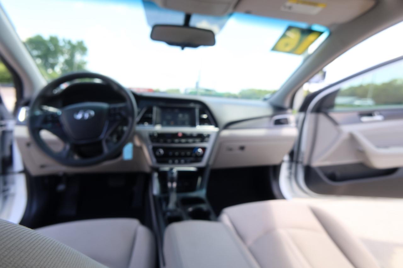 Hyundai Sonata 4dr Sdn 2.4L Sport PZEV 2016