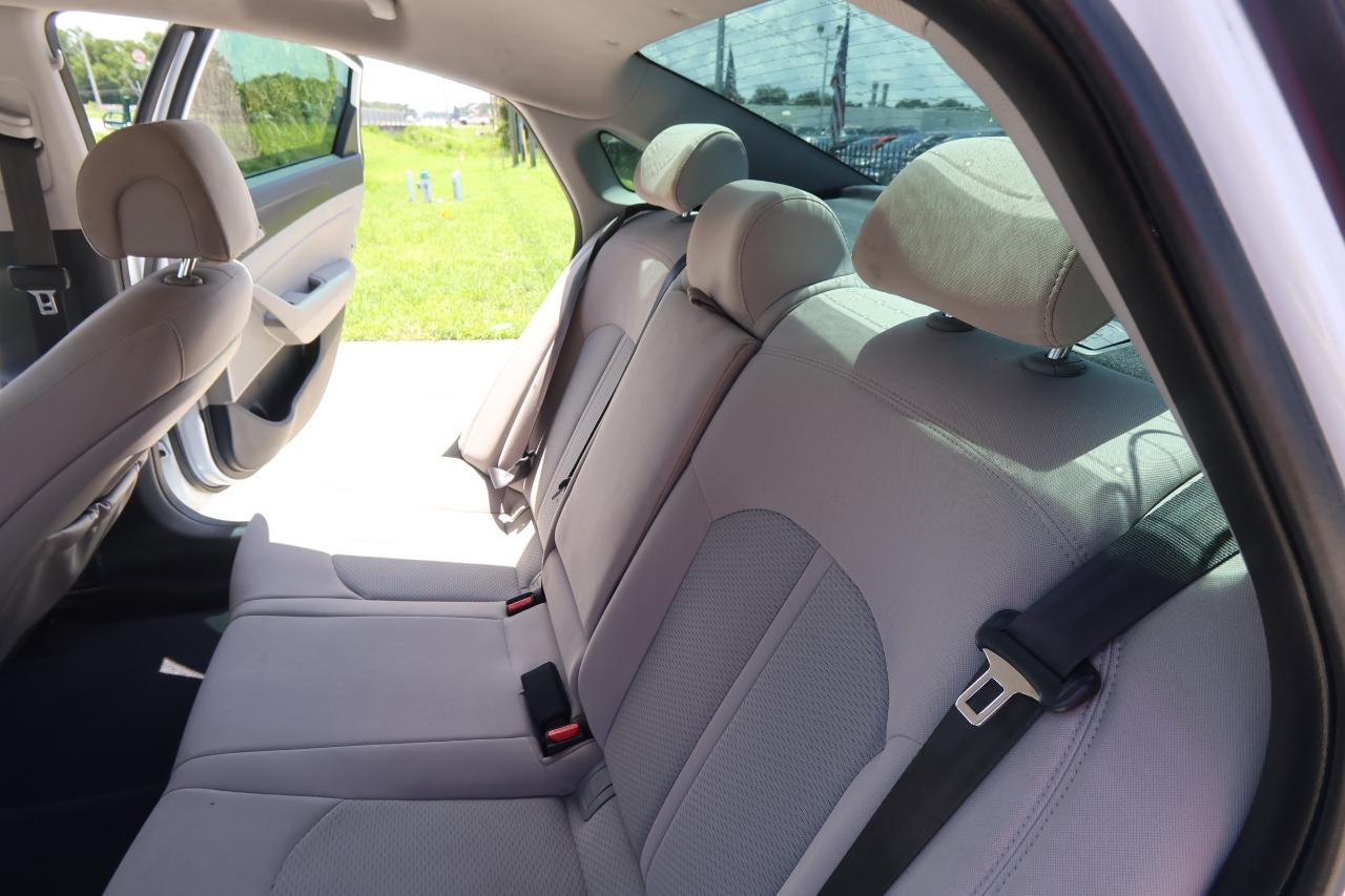 Hyundai Sonata 4dr Sdn 2.4L Sport PZEV 2016