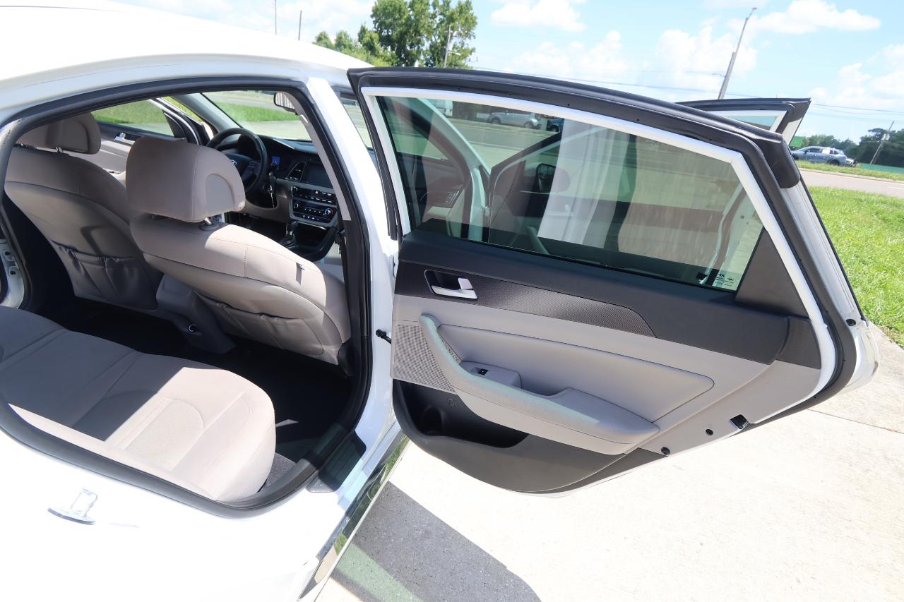 Hyundai Sonata 4dr Sdn 2.4L Sport PZEV 2016