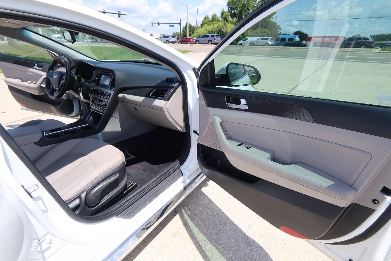 Hyundai Sonata 4dr Sdn 2.4L Sport PZEV 2016