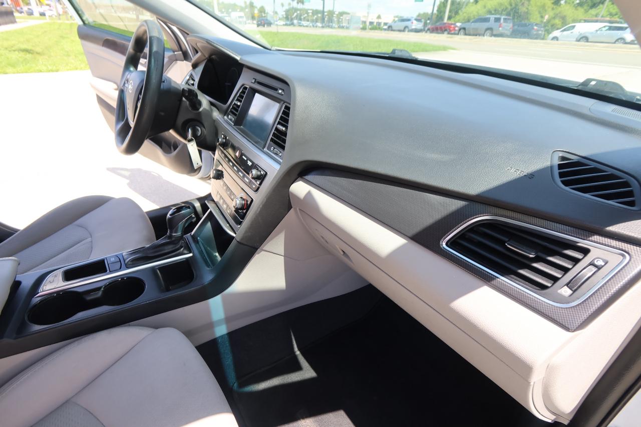 Hyundai Sonata 4dr Sdn 2.4L Sport PZEV 2016