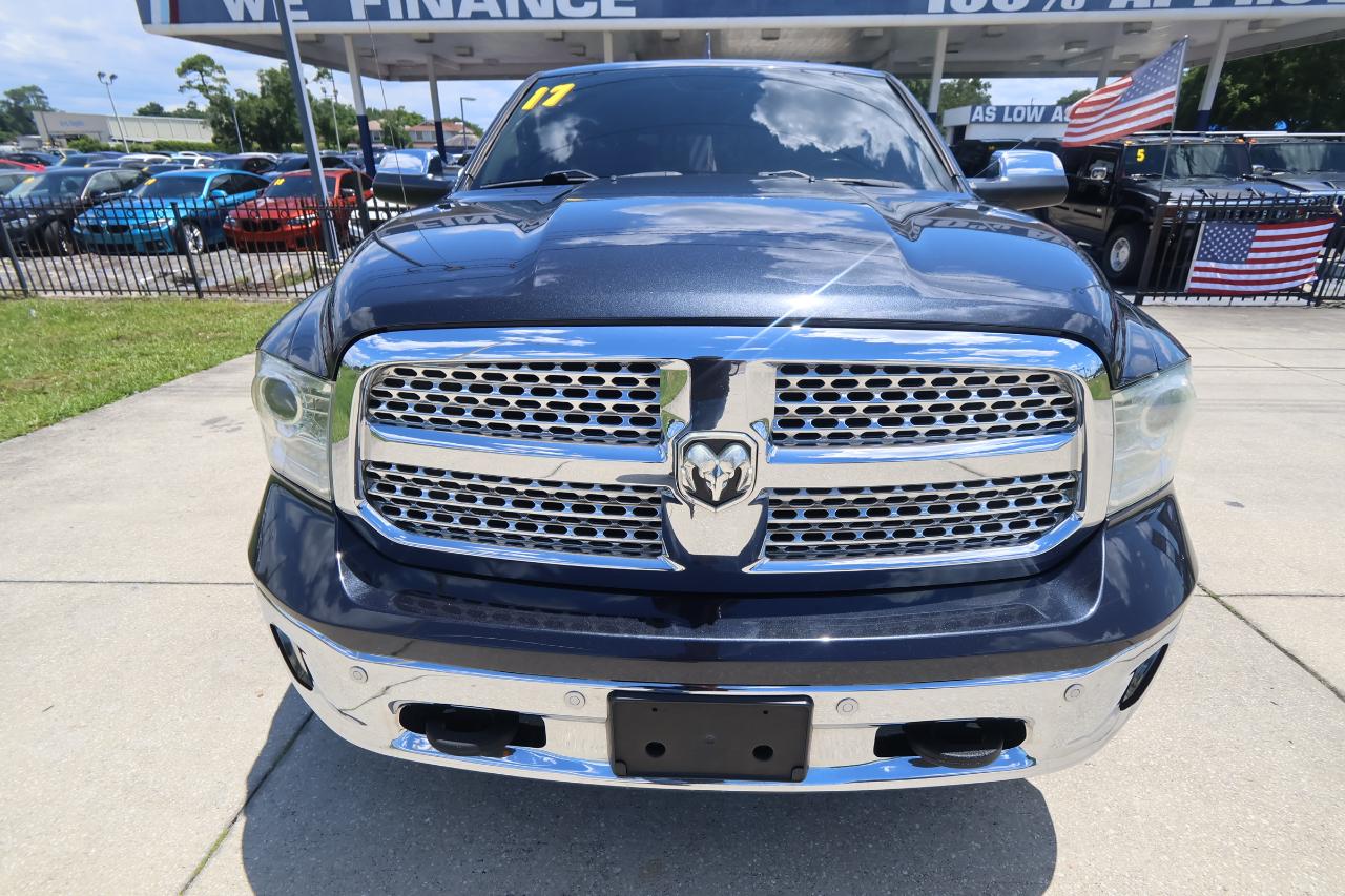 RAM 1500 Laramie 4x4 Crew Cab 5'7" Box 2017