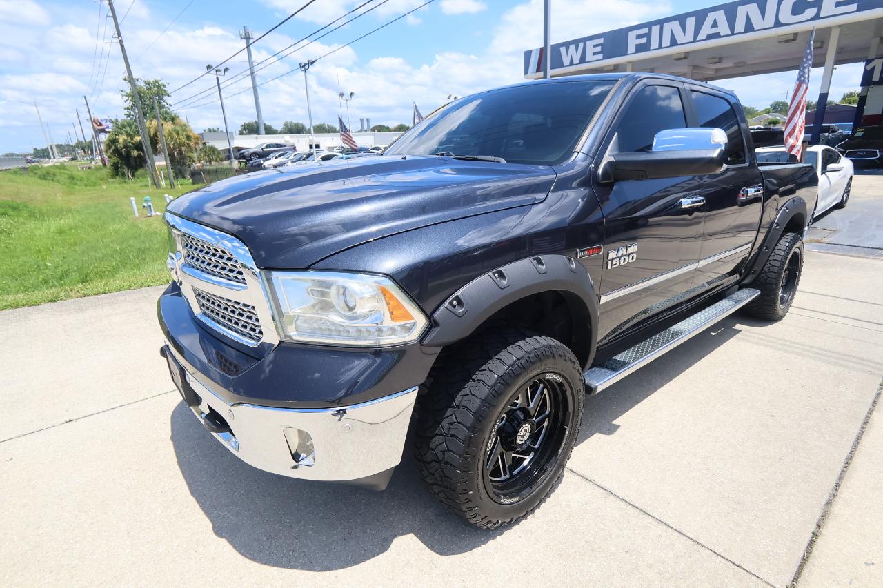 RAM 1500 Laramie 4x4 Crew Cab 5'7" Box 2017
