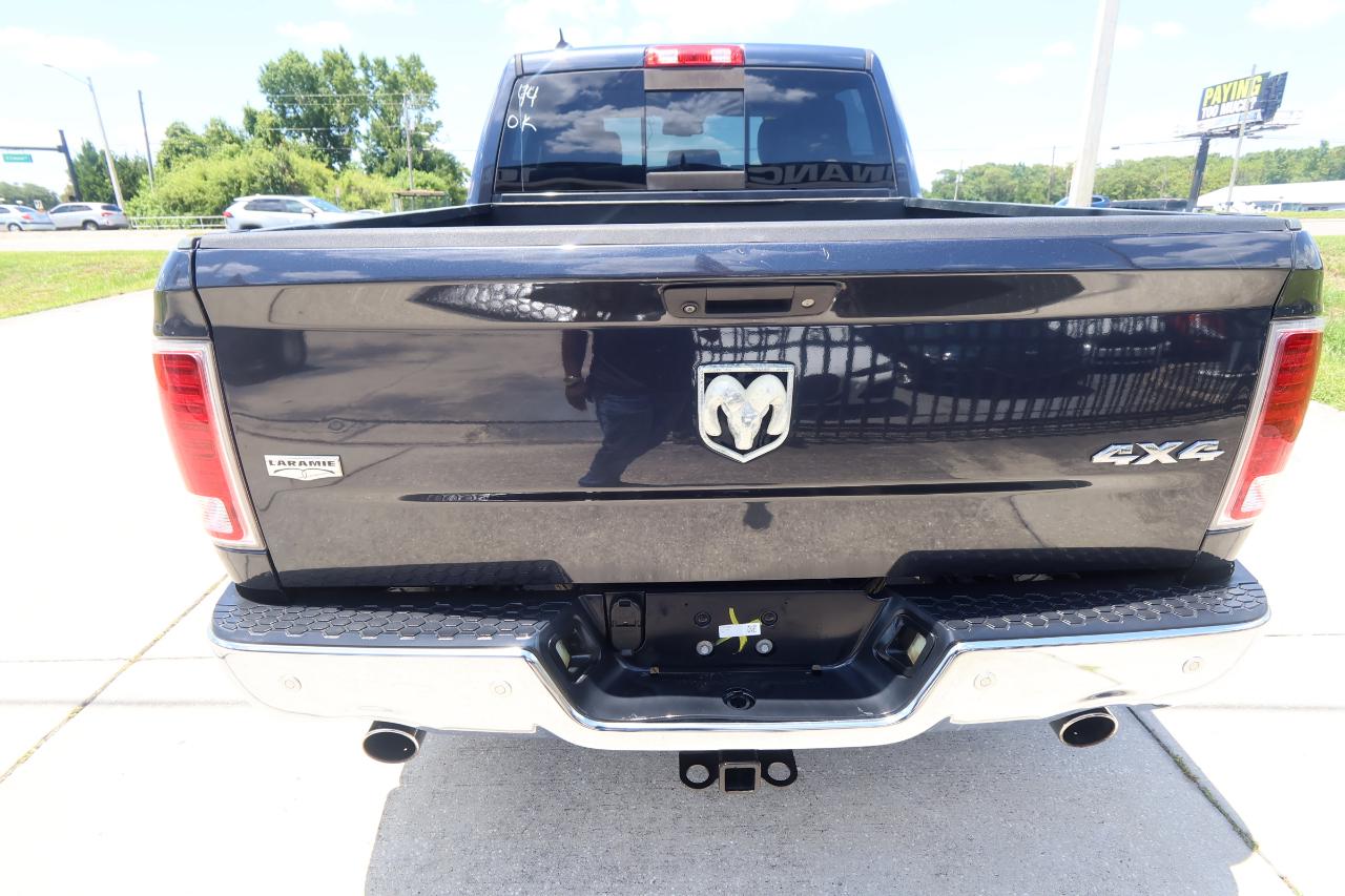 RAM 1500 Laramie 4x4 Crew Cab 5'7" Box 2017