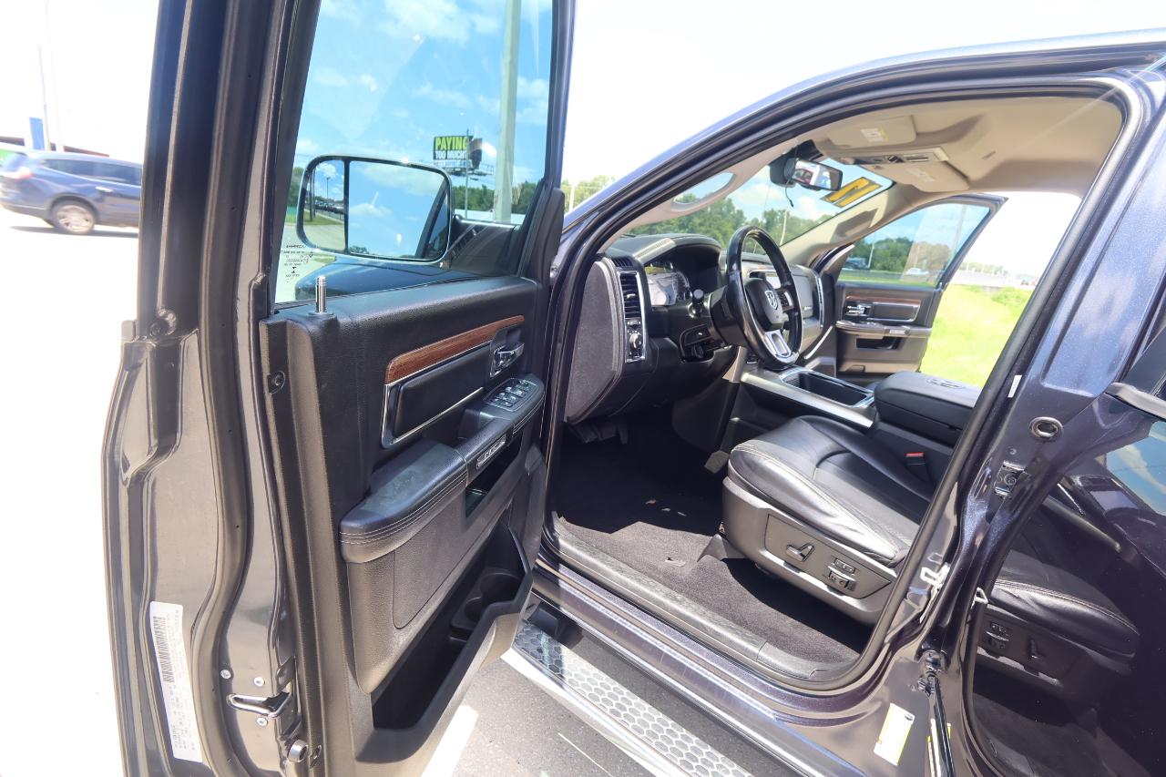 RAM 1500 Laramie 4x4 Crew Cab 5'7" Box 2017