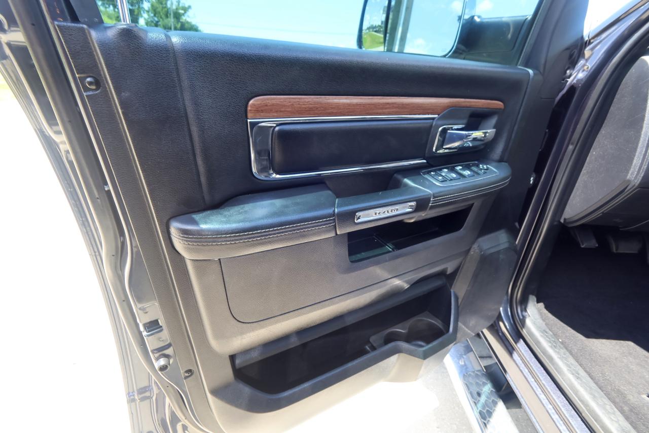 RAM 1500 Laramie 4x4 Crew Cab 5'7" Box 2017