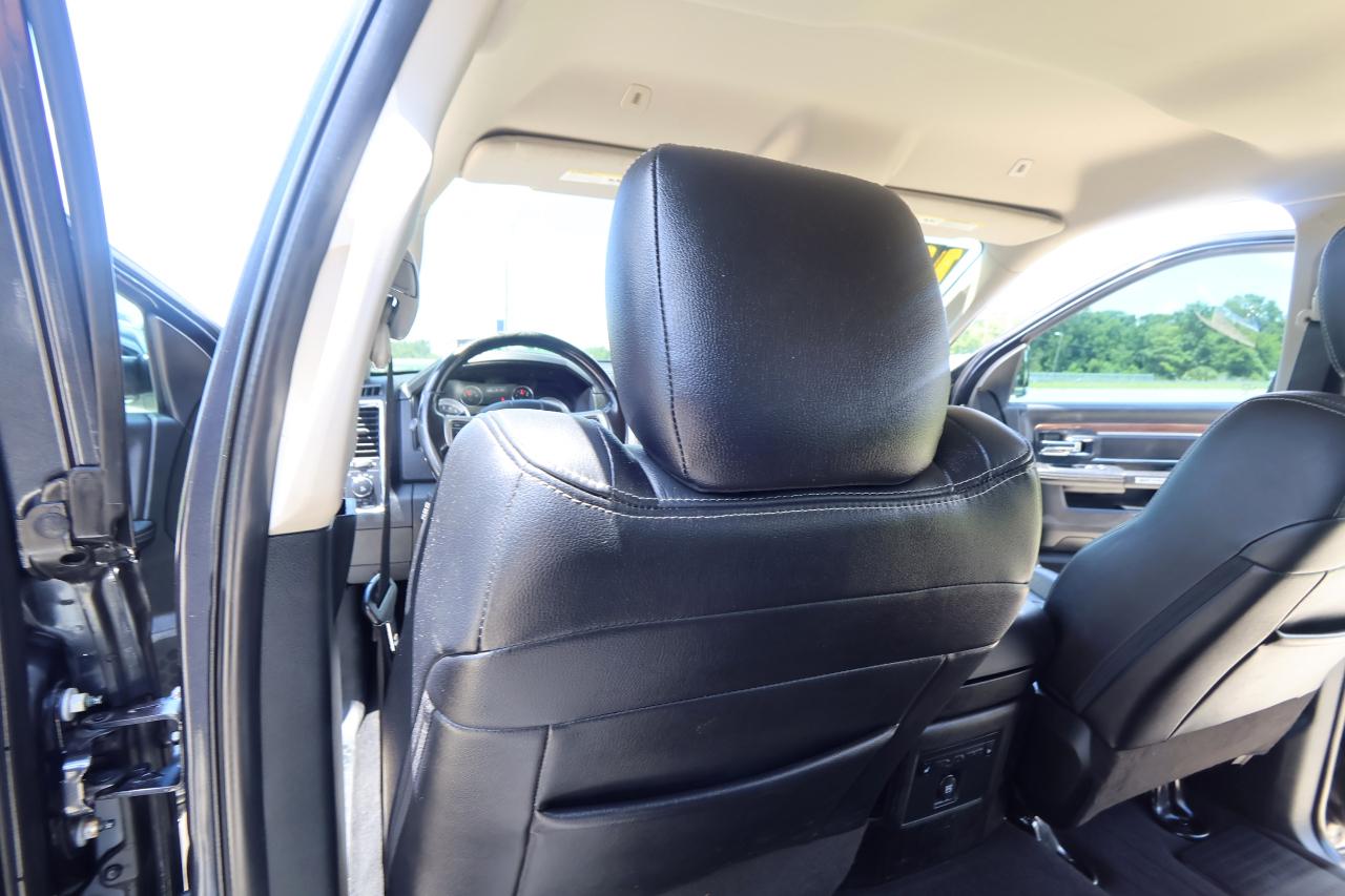 RAM 1500 Laramie 4x4 Crew Cab 5'7" Box 2017