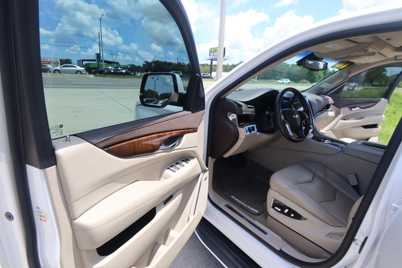 Cadillac Escalade 2WD 4dr Luxury Collection 2016