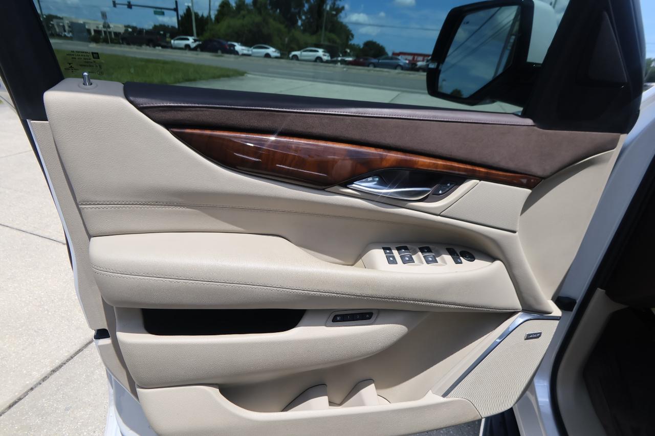 Cadillac Escalade 2WD 4dr Luxury Collection 2016