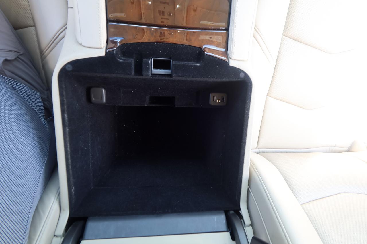 Cadillac Escalade 2WD 4dr Luxury Collection 2016