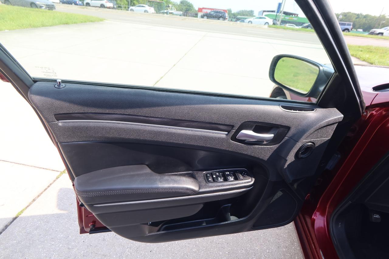 Chrysler 300 Touring RWD 2019