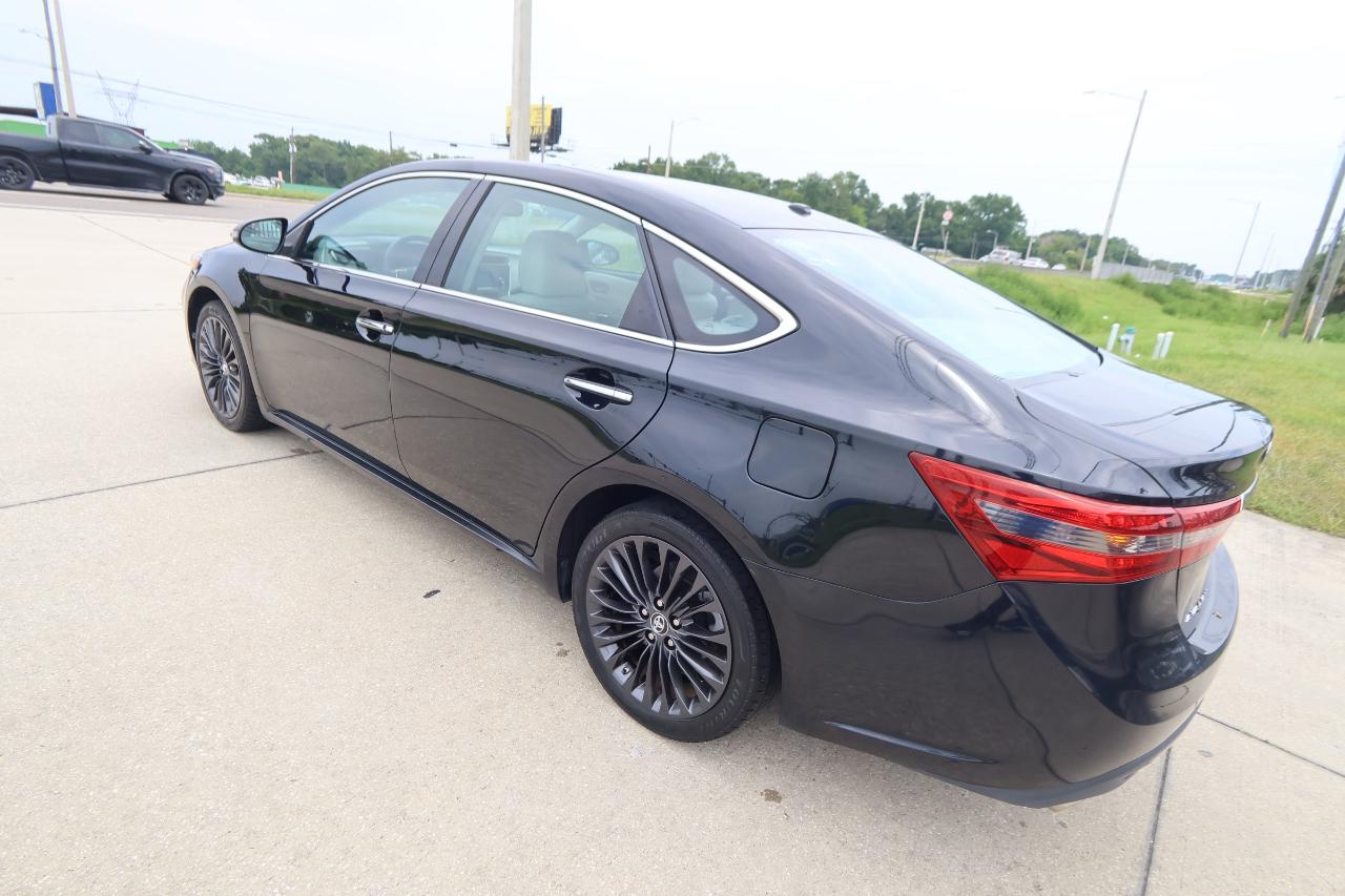 Toyota Avalon 4dr Sdn XLE Premium (Natl) 2016
