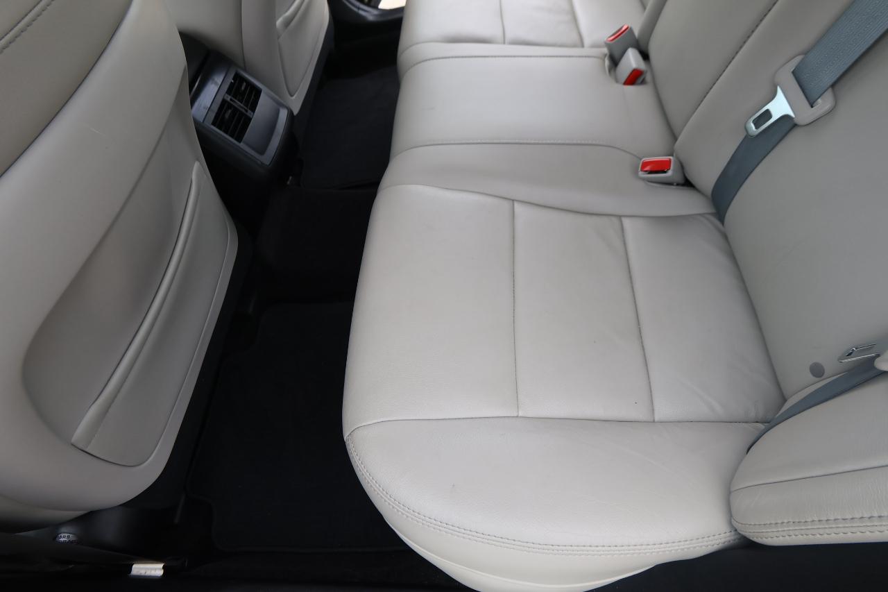 Toyota Avalon 4dr Sdn XLE Premium (Natl) 2016
