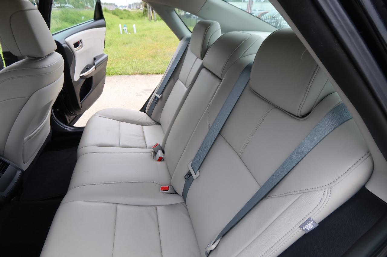 Toyota Avalon 4dr Sdn XLE Premium (Natl) 2016