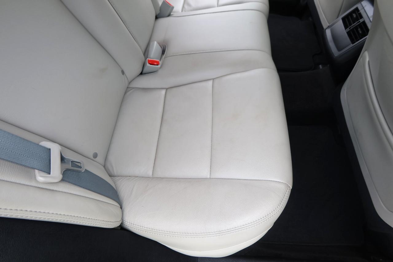 Toyota Avalon 4dr Sdn XLE Premium (Natl) 2016