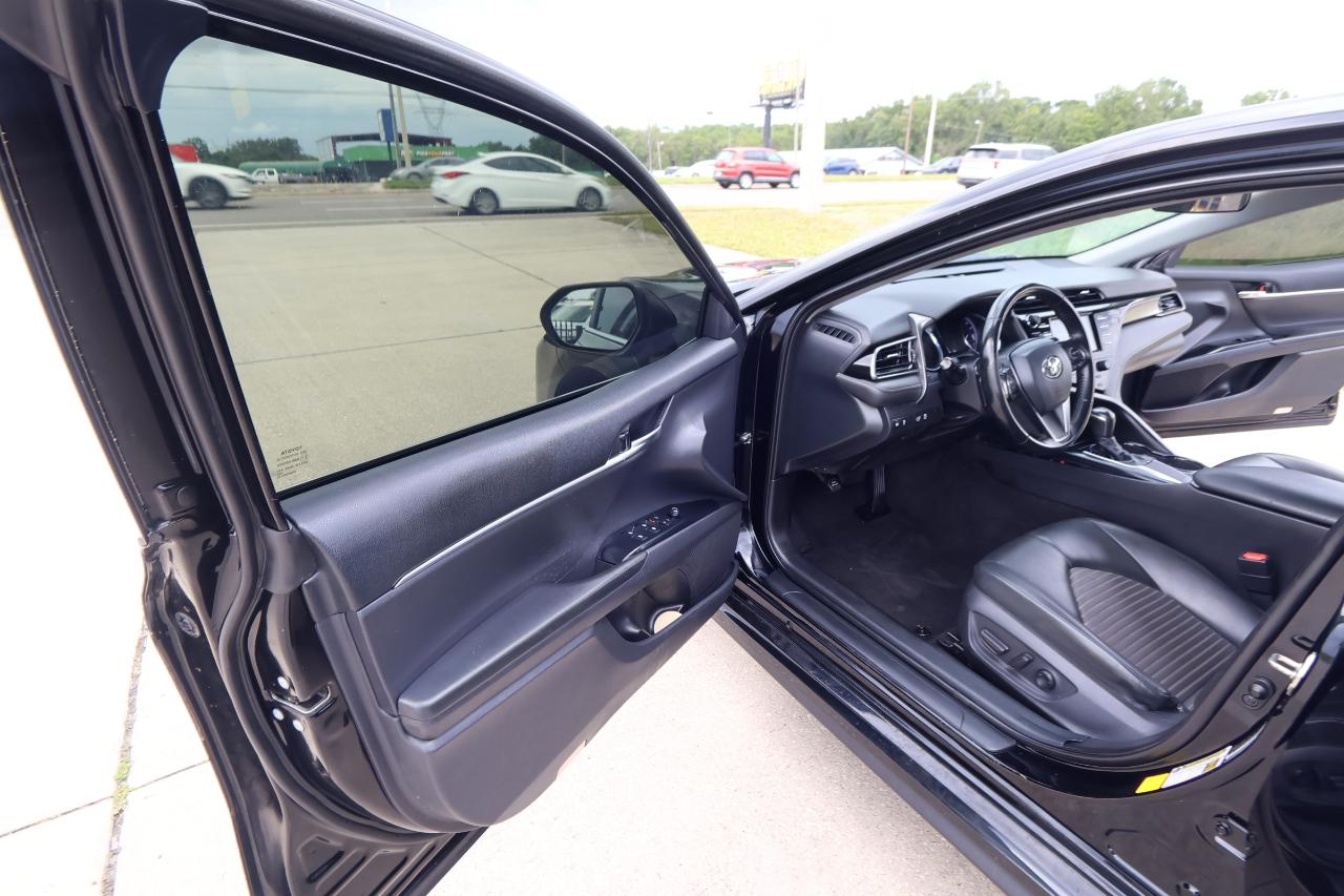 Toyota Camry XLE Auto (Natl) 2019