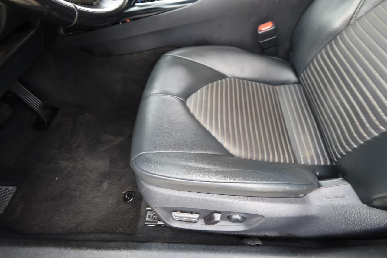 Toyota Camry XLE Auto (Natl) 2019
