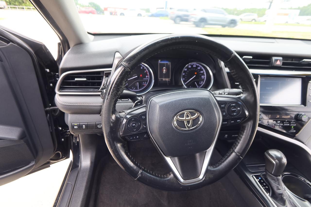 Toyota Camry XLE Auto (Natl) 2019