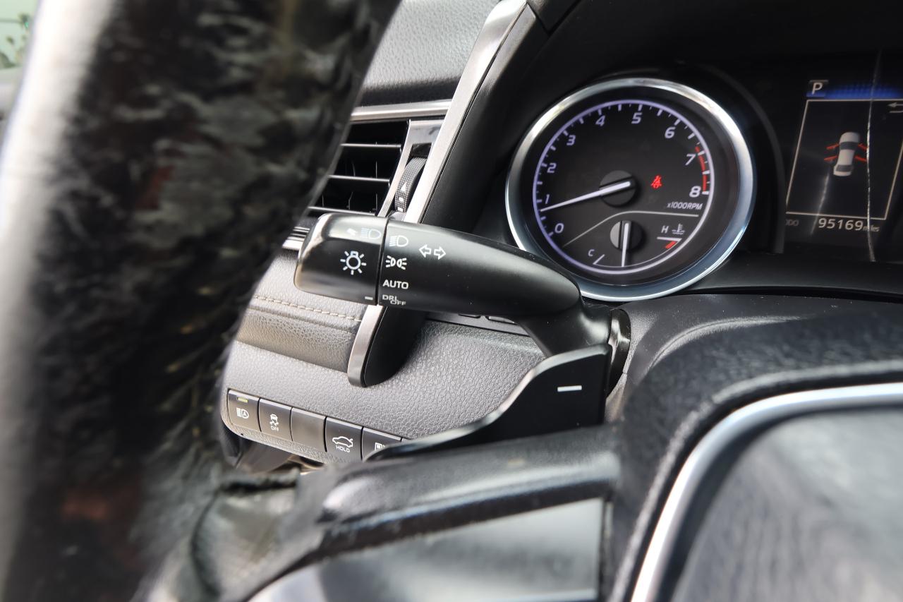 Toyota Camry XLE Auto (Natl) 2019