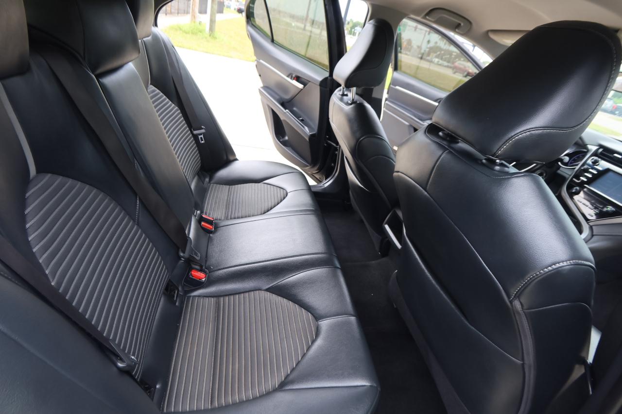 Toyota Camry XLE Auto (Natl) 2019