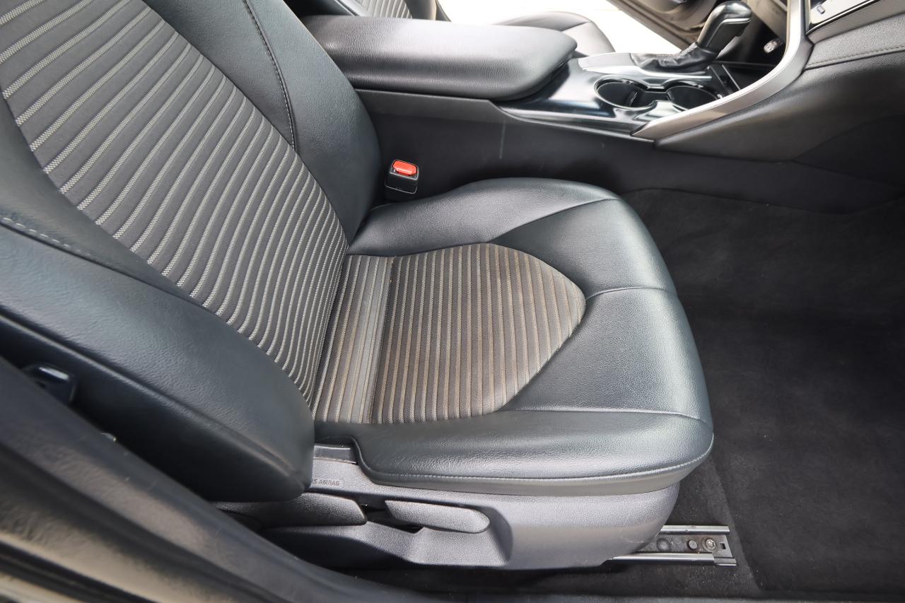 Toyota Camry XLE Auto (Natl) 2019