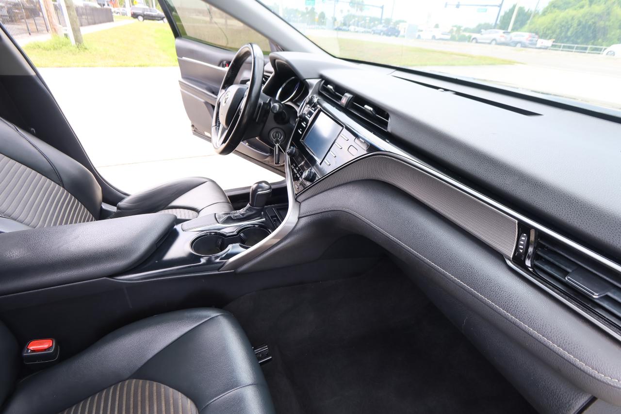 Toyota Camry XLE Auto (Natl) 2019