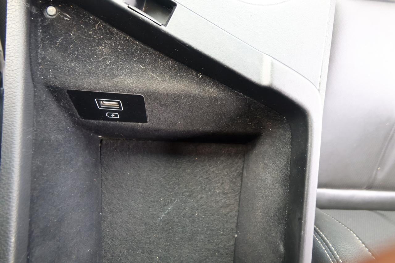 Genesis G70 2.0T RWD 2021