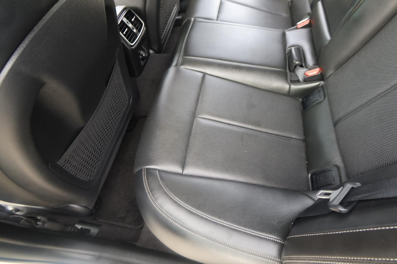 Genesis G70 2.0T RWD 2021