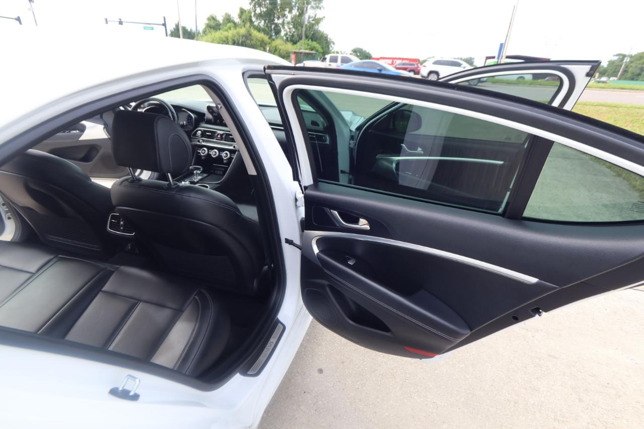 Genesis G70 2.0T RWD 2021