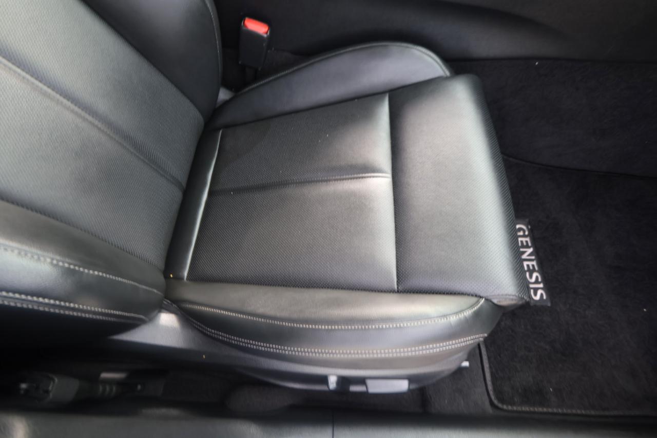 Genesis G70 2.0T RWD 2021