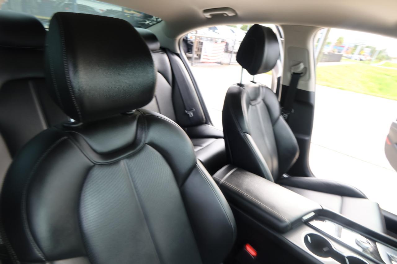 Genesis G70 2.0T RWD 2021