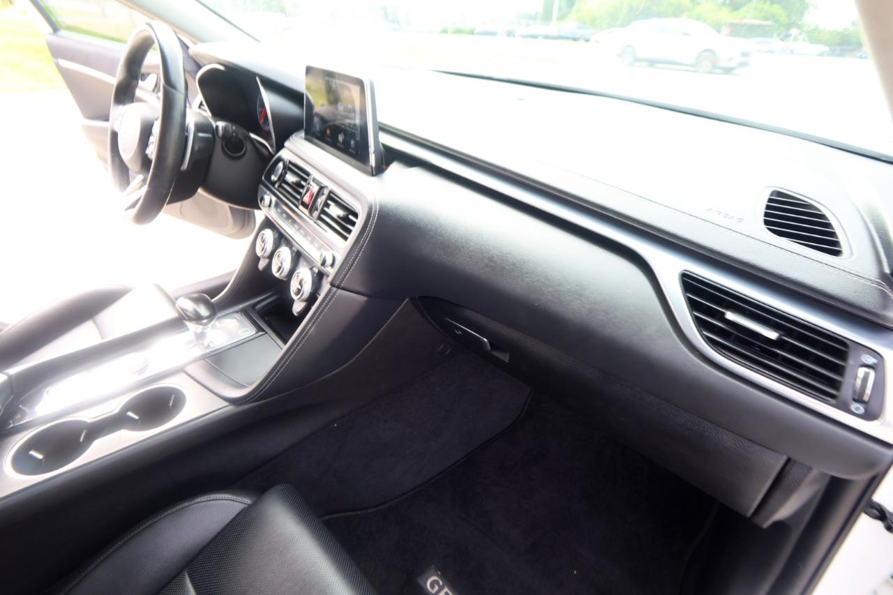 Genesis G70 2.0T RWD 2021