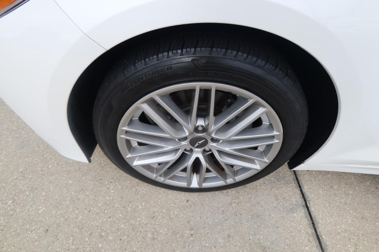 Genesis G70 2.0T RWD 2021
