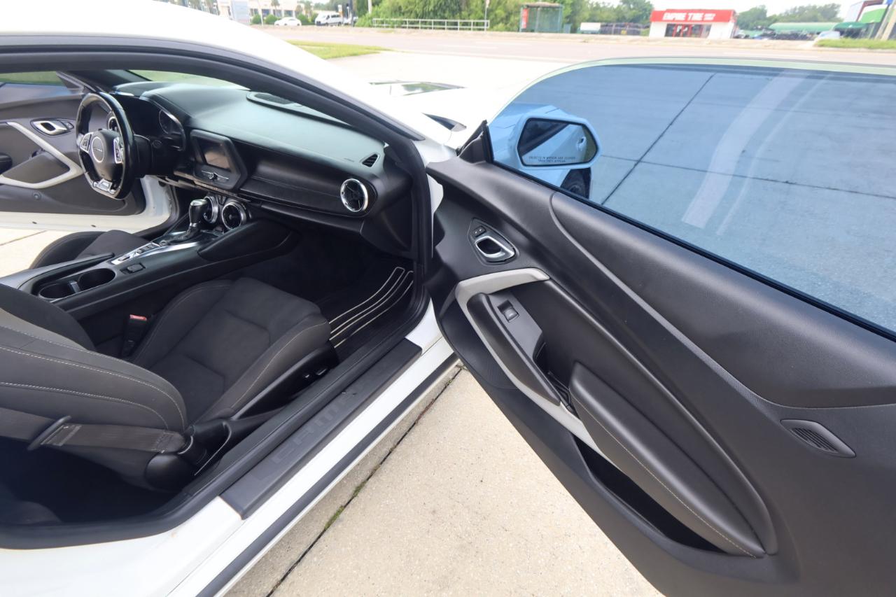 Chevrolet Camaro 2dr Cpe LT1 2021