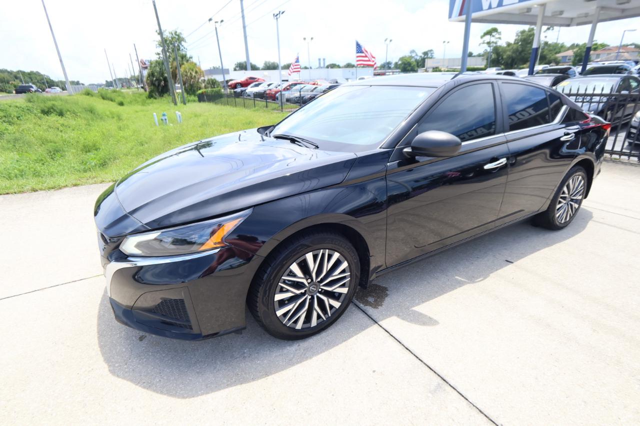 Nissan Altima 2.5 SV AWD Sedan 2024