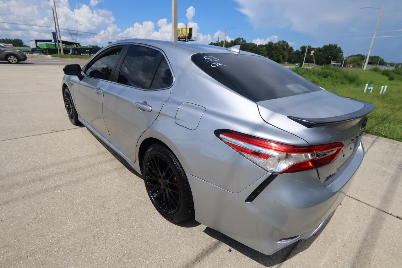 Toyota Camry SE Auto (Natl) 2020