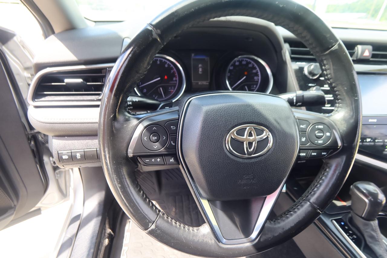 Toyota Camry SE Auto (Natl) 2020