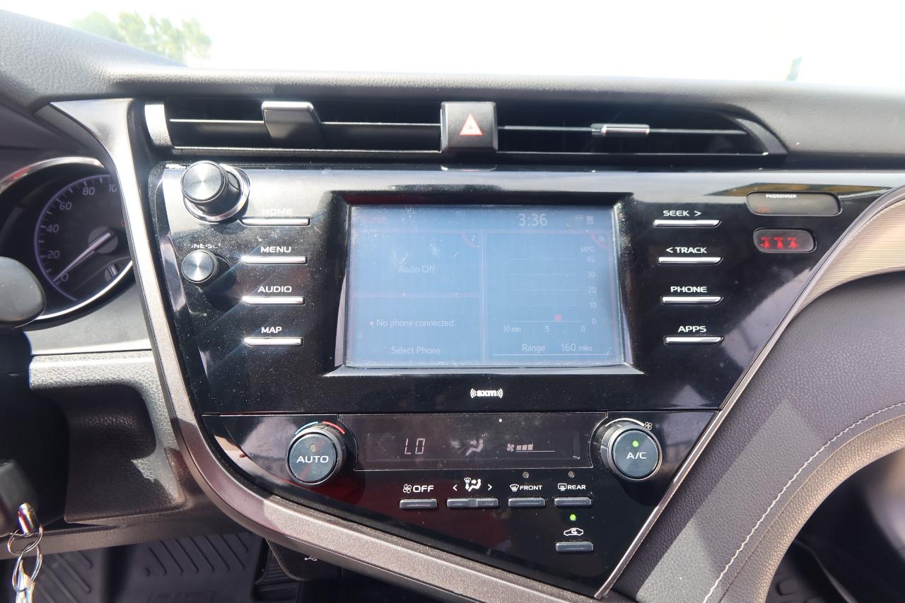 Toyota Camry SE Auto (Natl) 2020