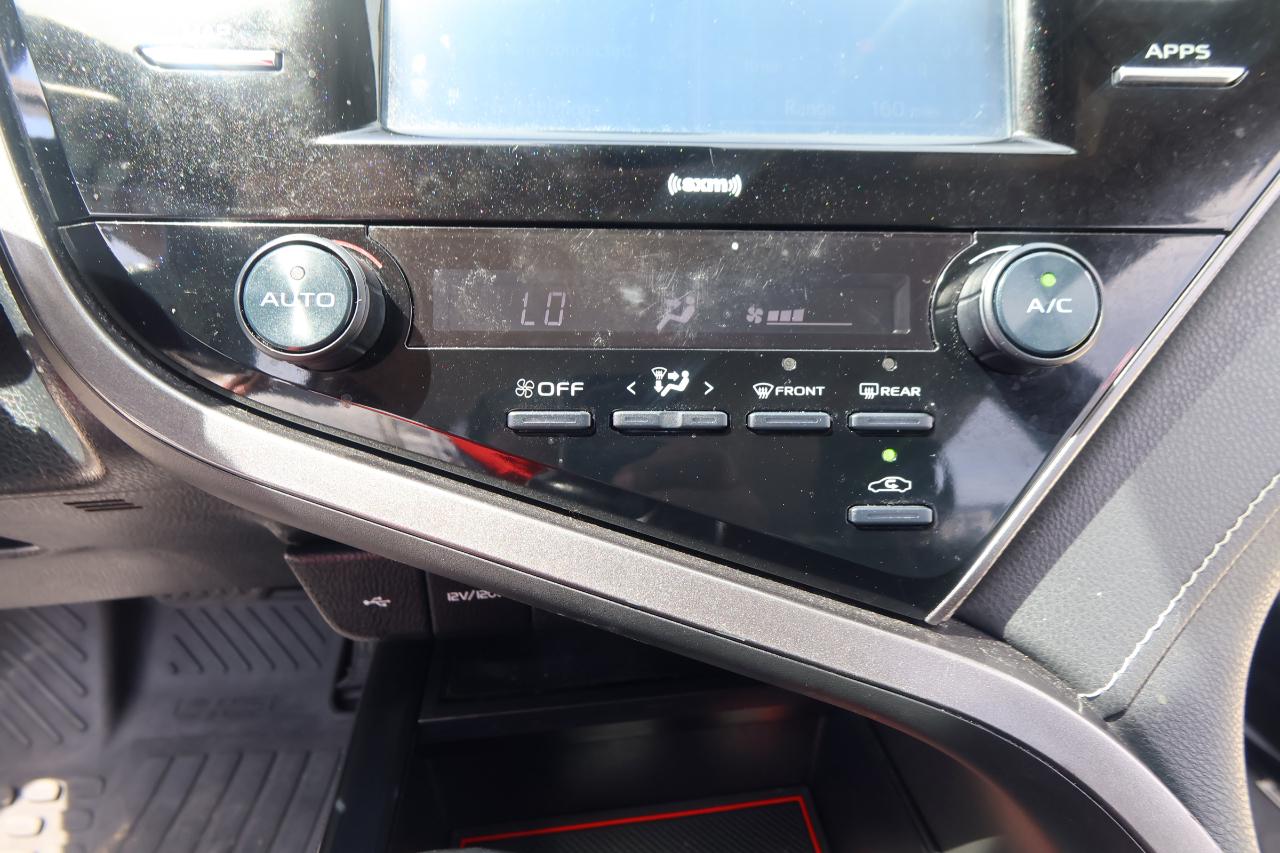 Toyota Camry SE Auto (Natl) 2020