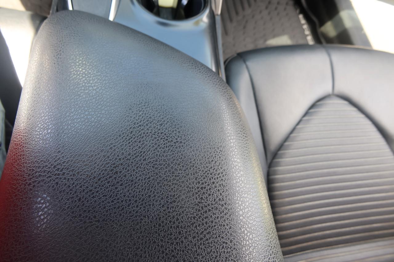 Toyota Camry SE Auto (Natl) 2020
