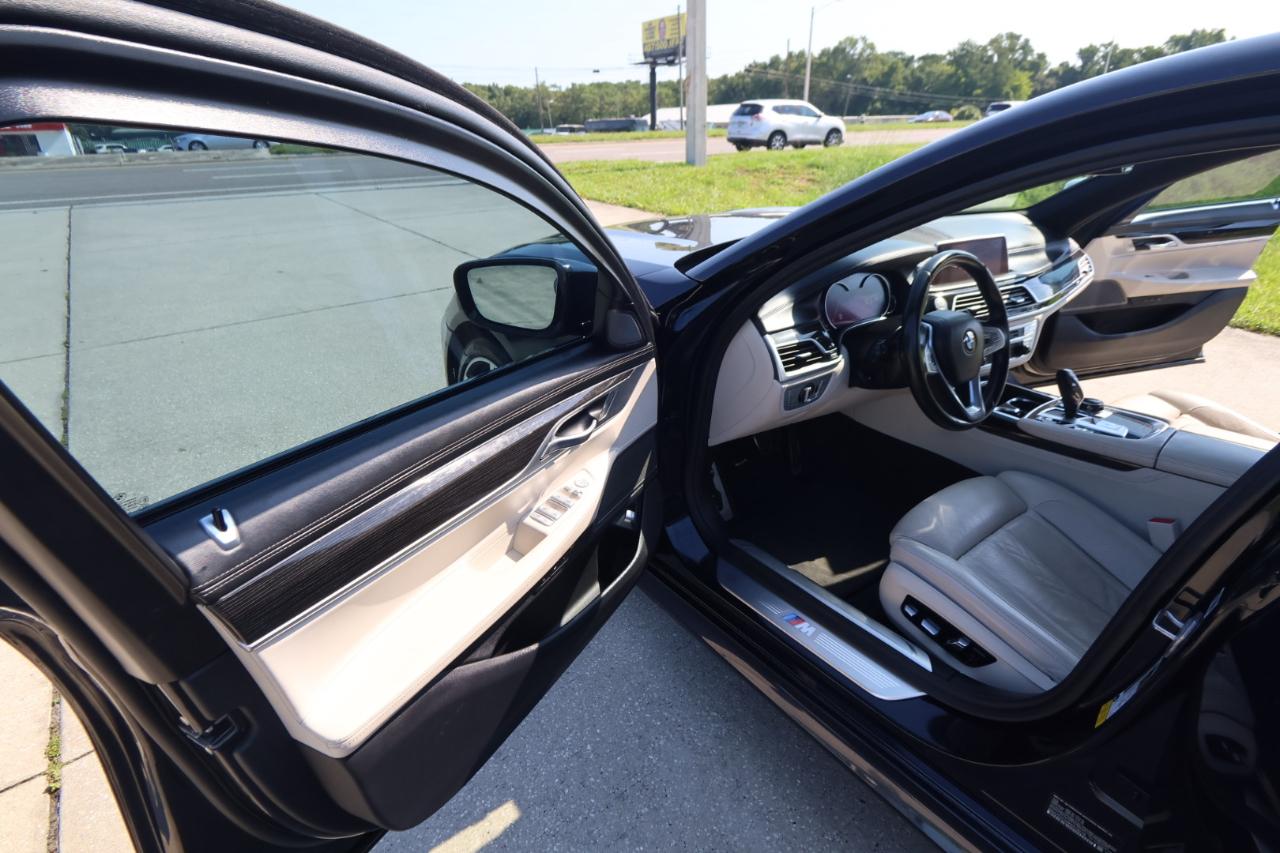 BMW 7 Series 740i Sedan 2019