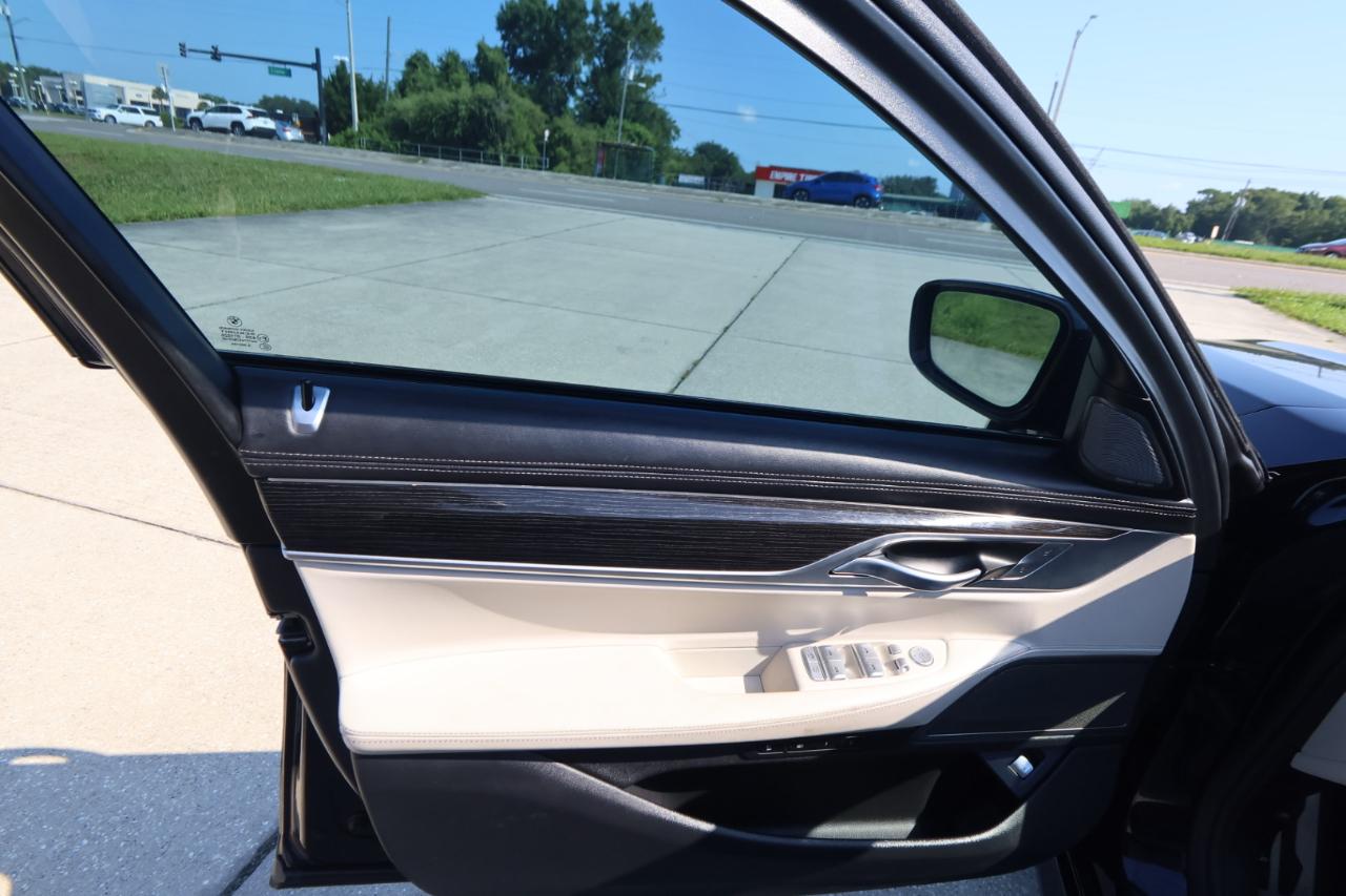 BMW 7 Series 740i Sedan 2019