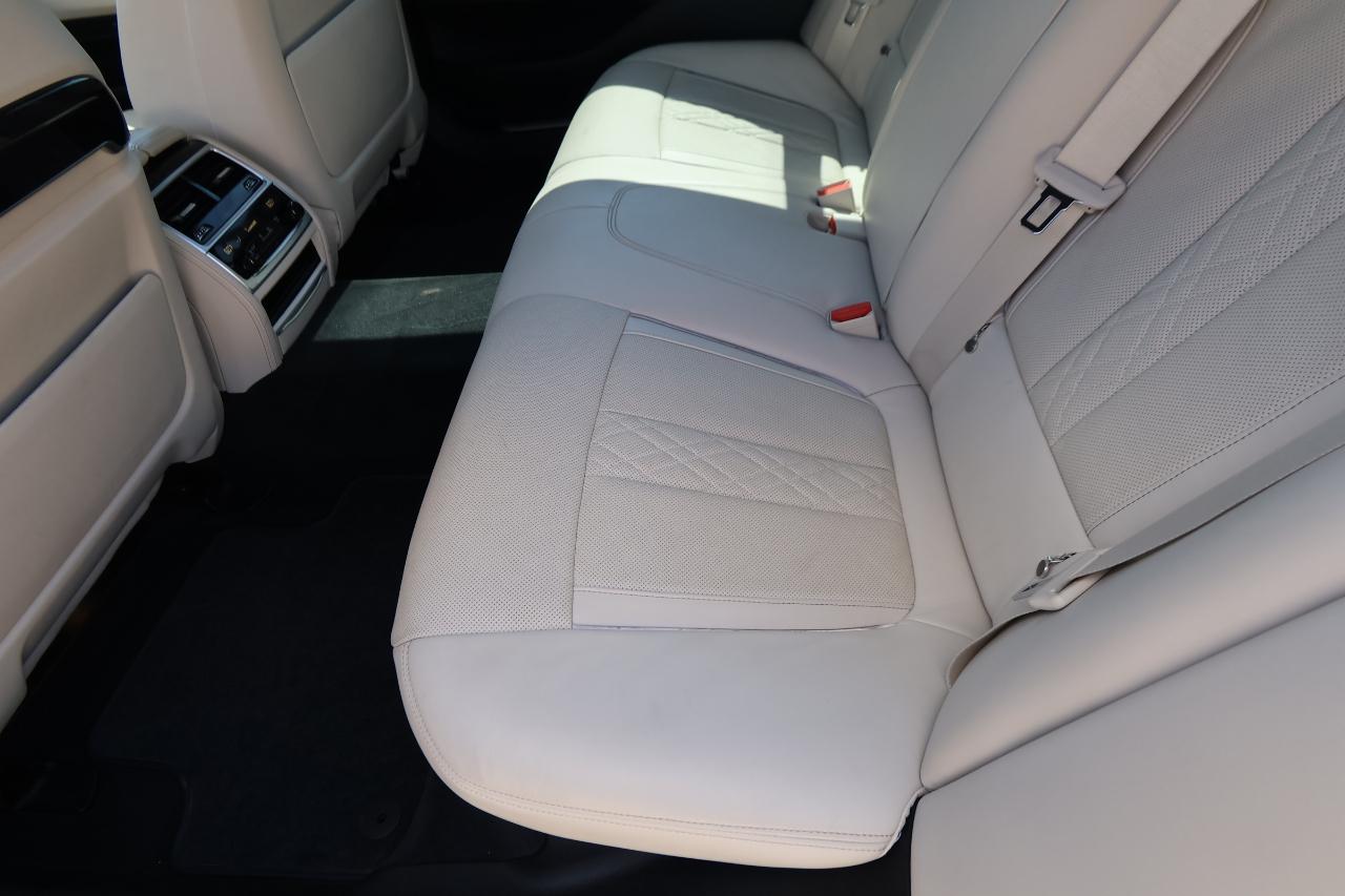 BMW 7 Series 740i Sedan 2019