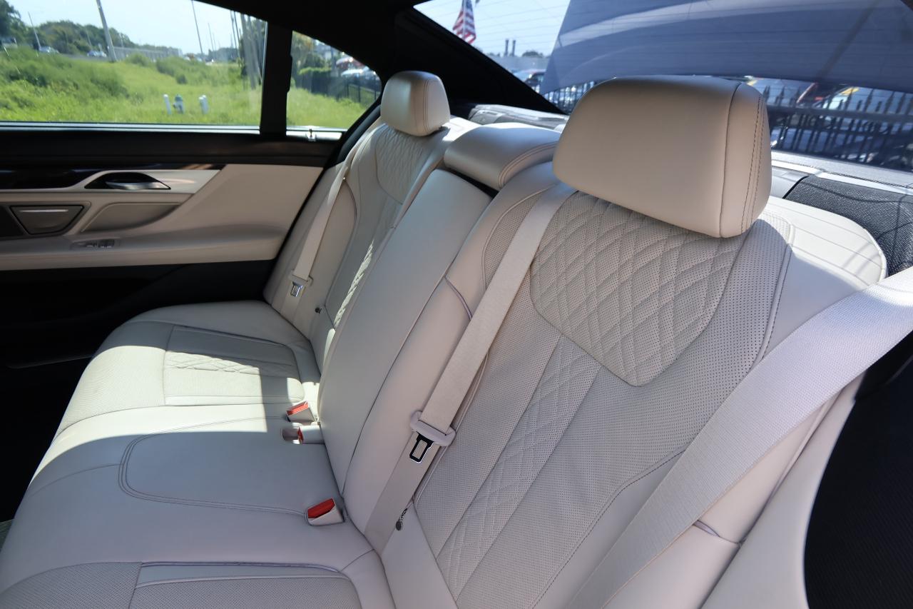 BMW 7 Series 740i Sedan 2019