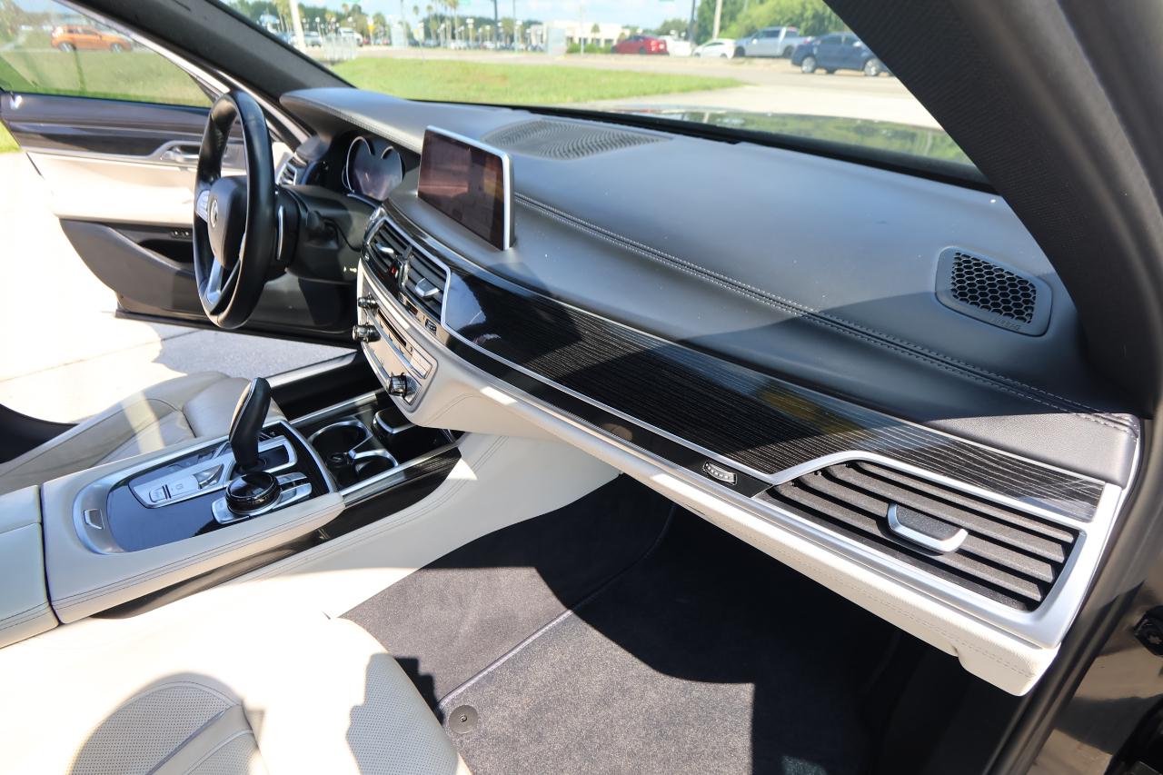 BMW 7 Series 740i Sedan 2019