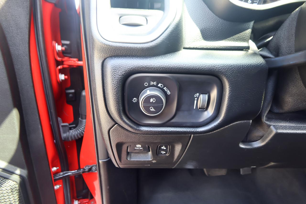 RAM 1500 Big Horn 4x2 Crew Cab 6'4" Box 2021
